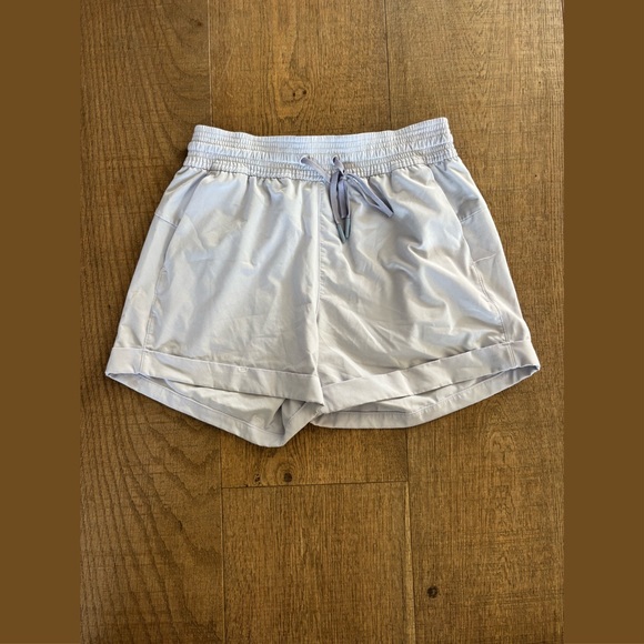 lululemon spring break away cuffed workout shorts - Picture 2 of 6